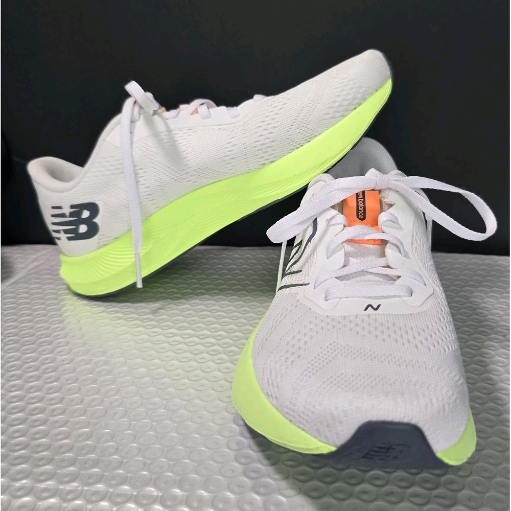 New Balance DynaSoft V2 Running Shoe Sz W 7 M 5.5 - Picture 2 of 15